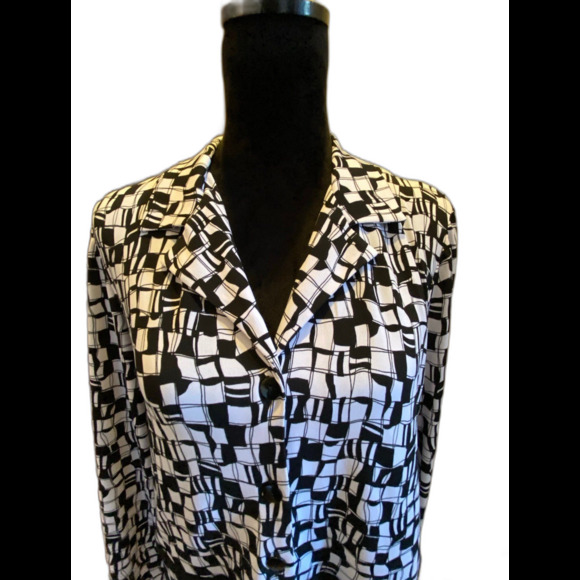 K Studio Womens Blouse Size ? XL or 1X Top Long Sleeve Button Down Back Slit - Picture 2 of 11